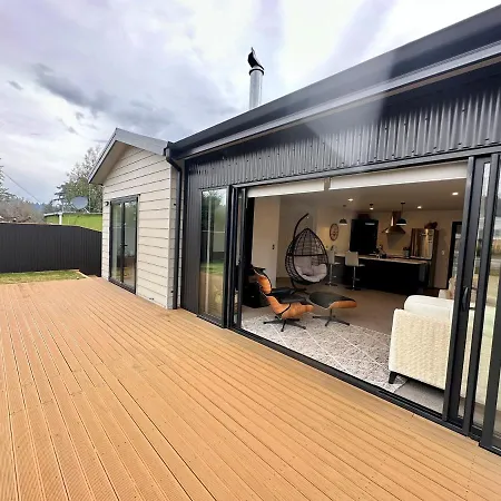 Naseby Modern Home Exterior photo